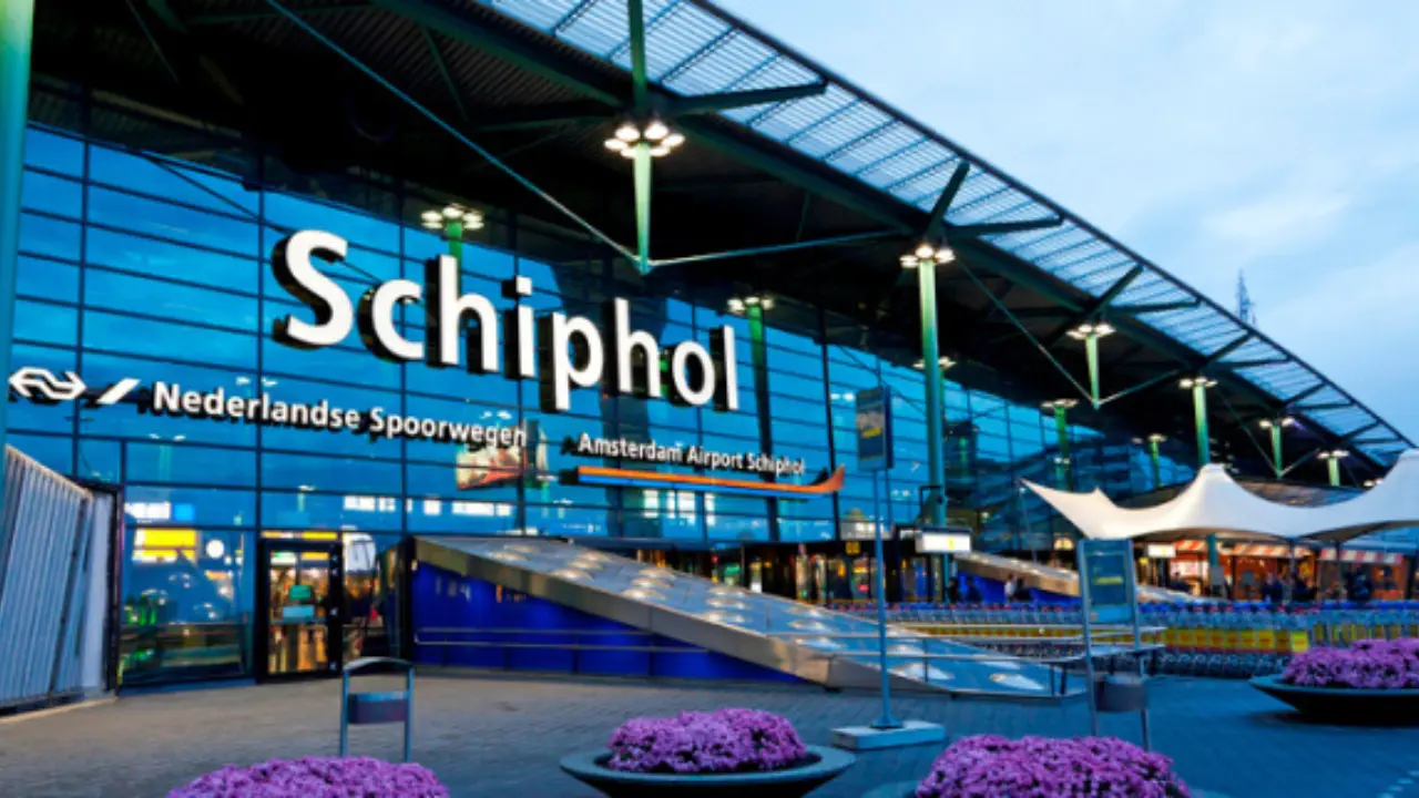 Emirates AMS Terminal – Amsterdam Airport Schiphol